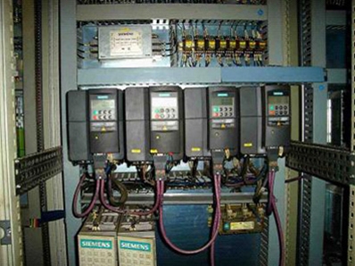 QHRD-300系列起重提升专用变频柜